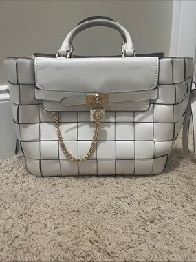 Michael Kors whit Woven Satchel with Gold Chain Detail